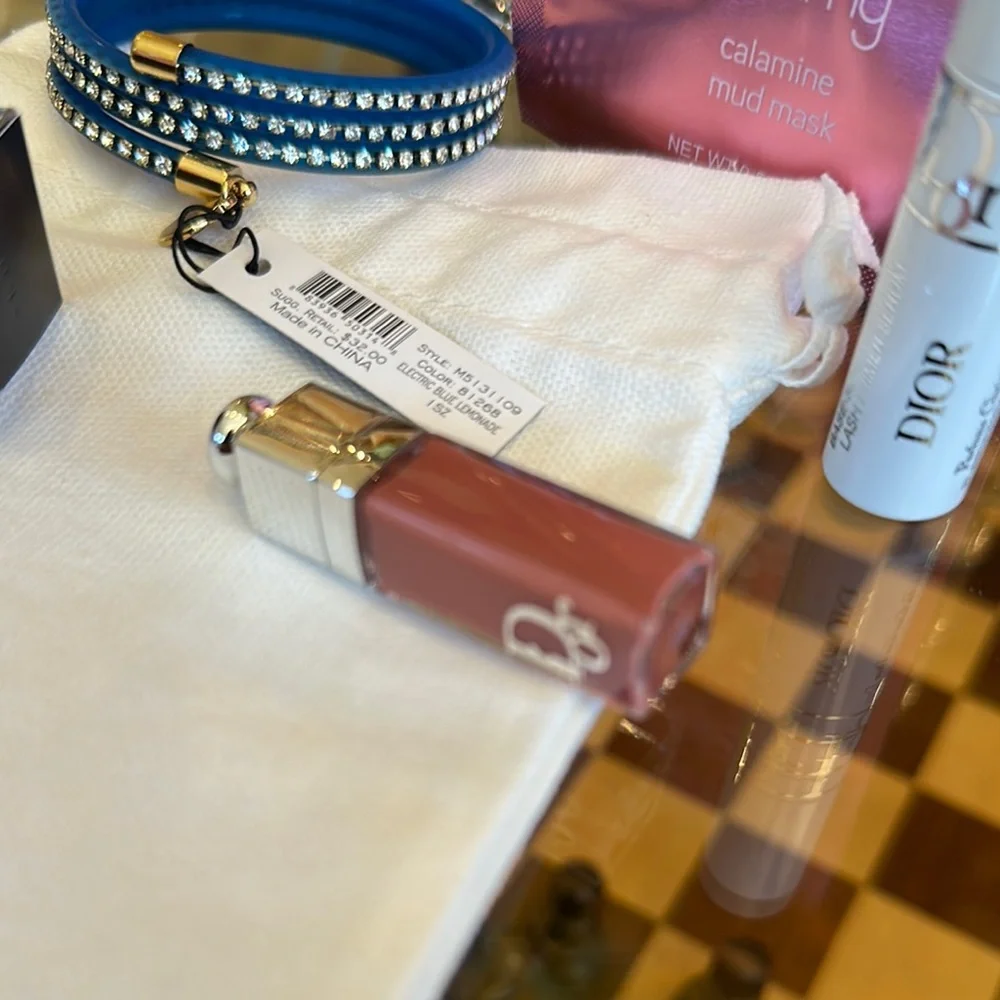 Dior Lipstick and Que Bella Face Mask Set